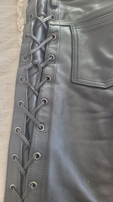 Motocyklowe skórzane spodnie z wiązaniem