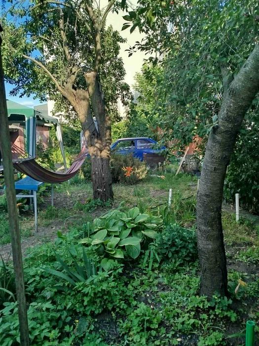 Продам 1 квартиру біля метро Спортивна