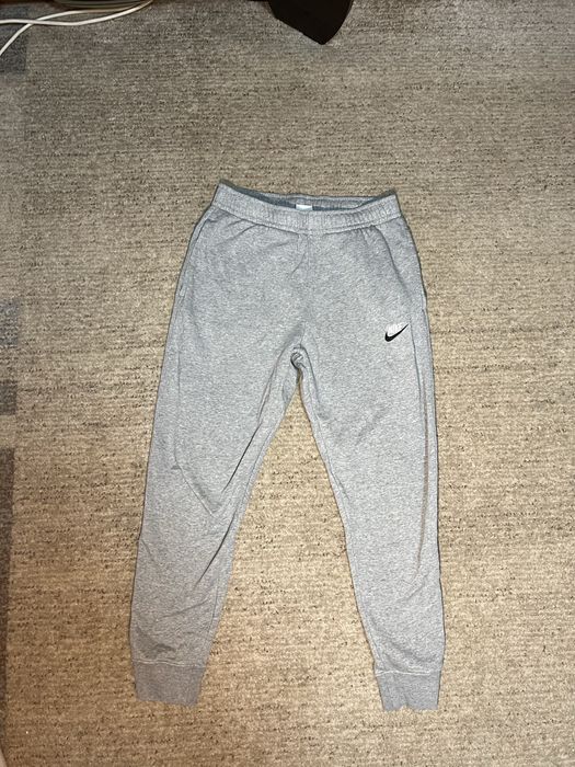 Спортивні штани Nike S сірий колір