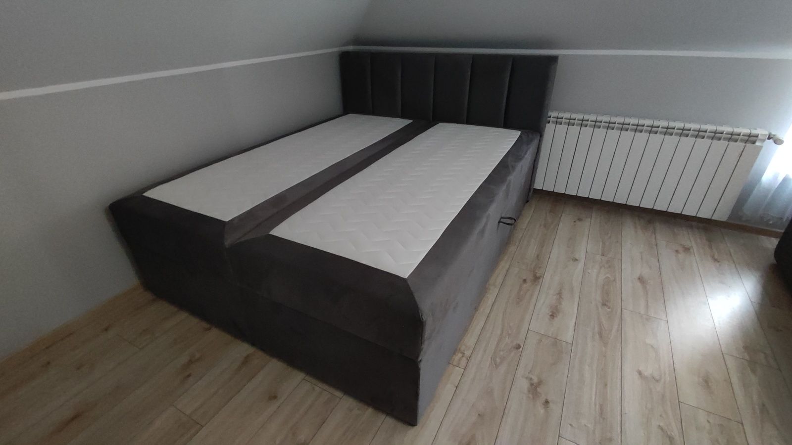 Łóżko Kontynentalne Glamour Chesterfield Z materacem Pikowane