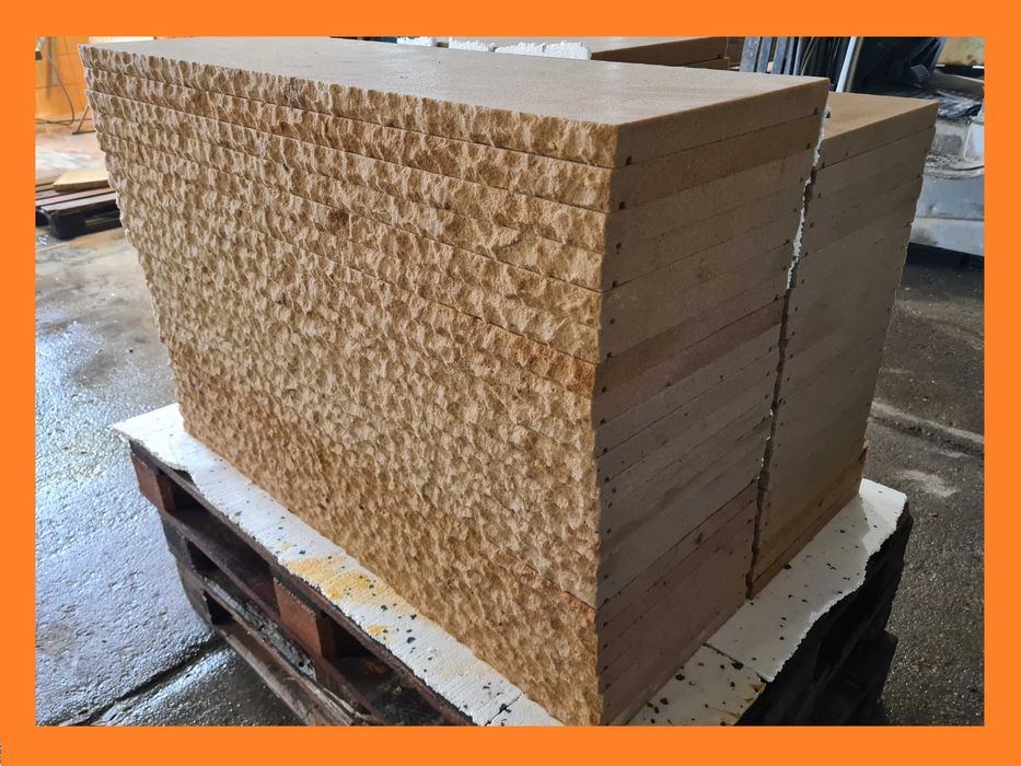 20. Czapka na mur | Piaskowiec | 100×30×4 cm | Boki boniowane / łupane