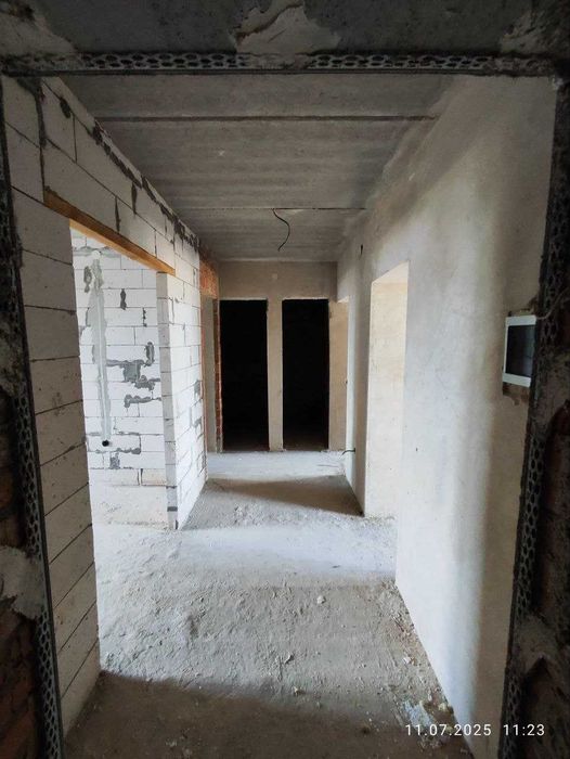 Продаж 3-х кімнатної квартири у зданому будинку