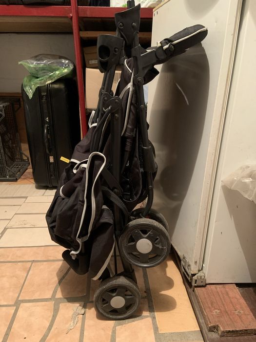 Прогулянкова коляска