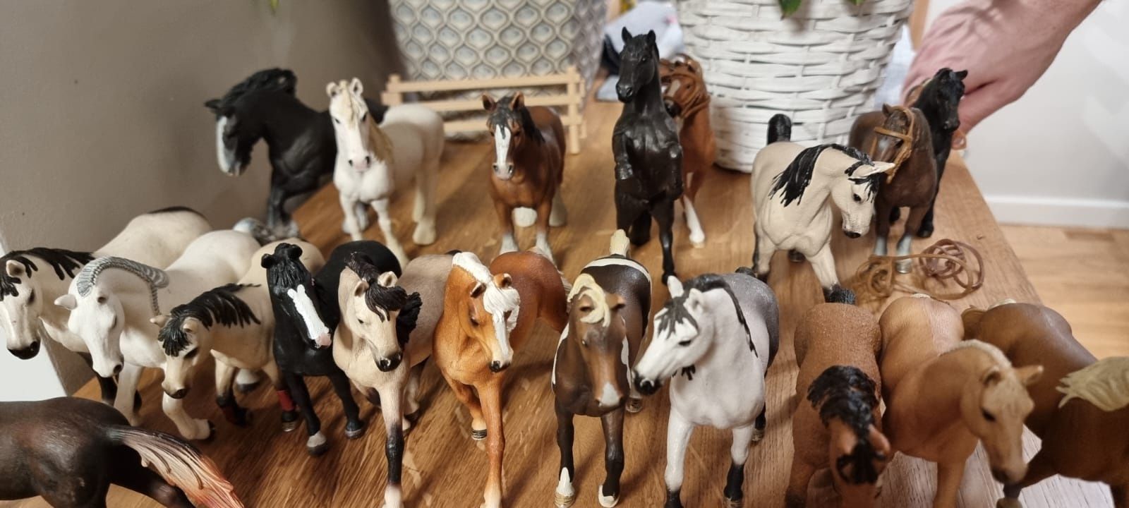 Koń, Konie schleich. Mały: 12zł, średni: 15zł, duży: 20zł. Smyk