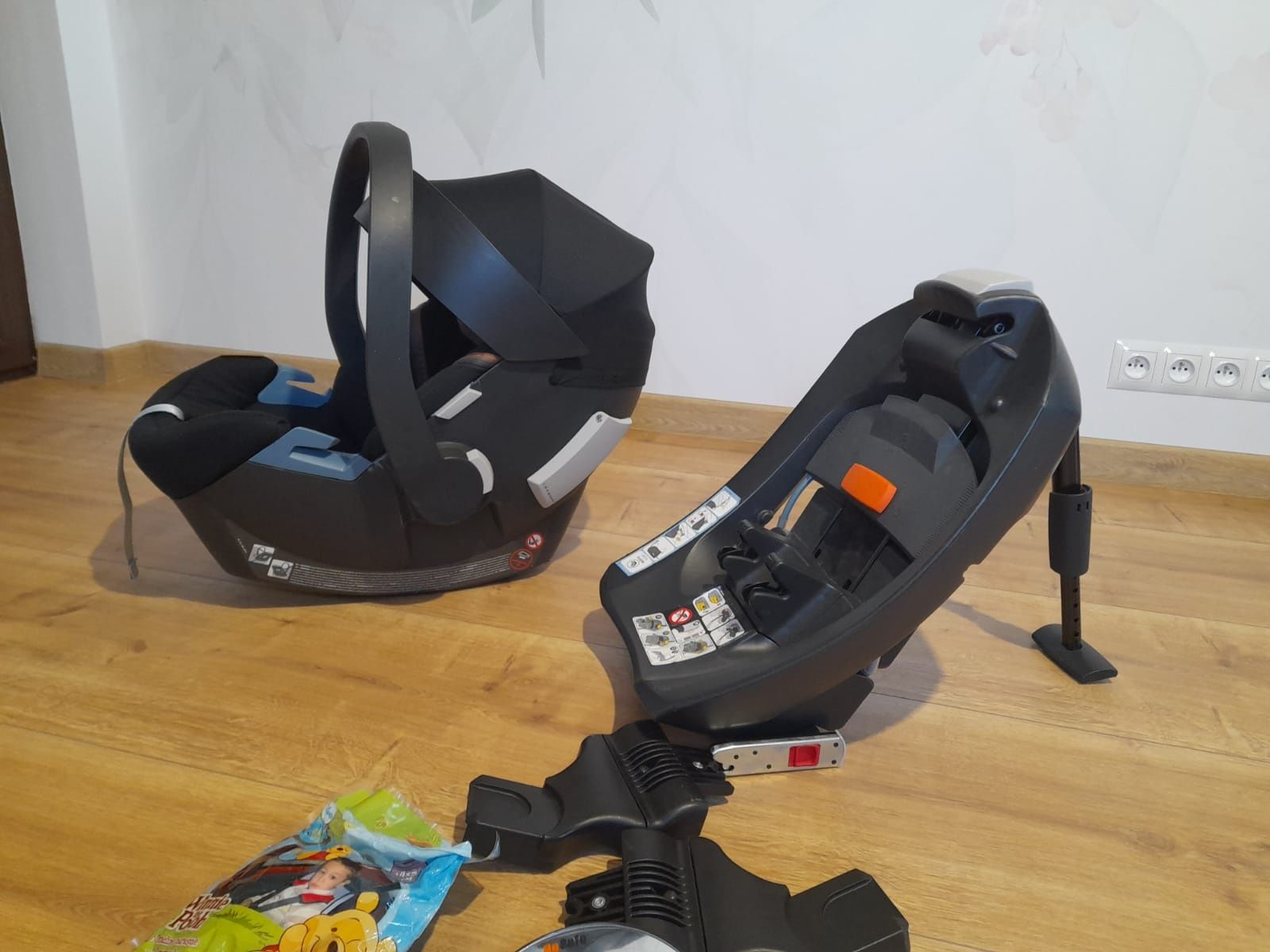 Fotelik Cybex Aton Base z bazą Isofix