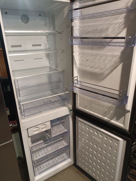 Продам холодильник  суха заморозка