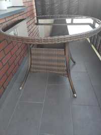 Okrągły stół idealny na balkon lub taras
