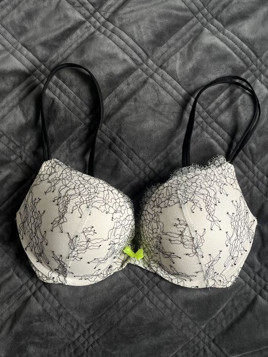 бюстгальтер victoria’s secret very sexy push up 32DD 75B
