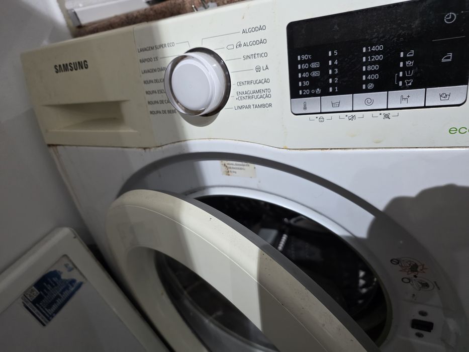 Maquina de lavar roupa