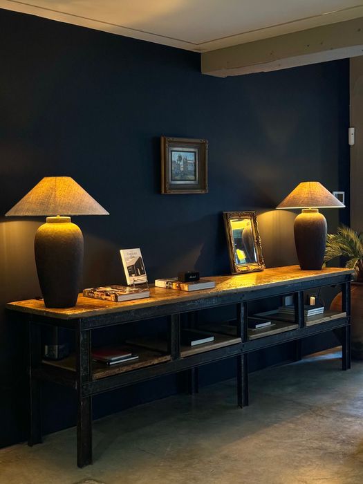 Mesa vintage em madeira e ferro.