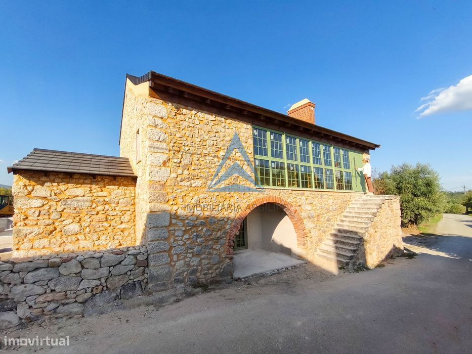 Moradia de Luxo e Charme com Piscina Aquecida