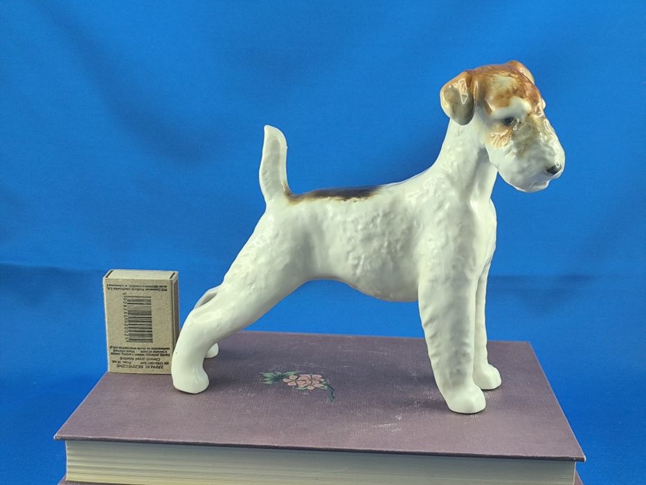 Terier Łomonosow LFZ #porcelana #pies #ozdoba #prrzent #dekoracja