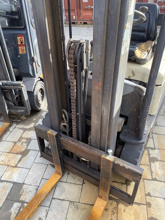 Wózek widłowy elektryczny Crown SC3016 Triplex Wolny skok 1999r.