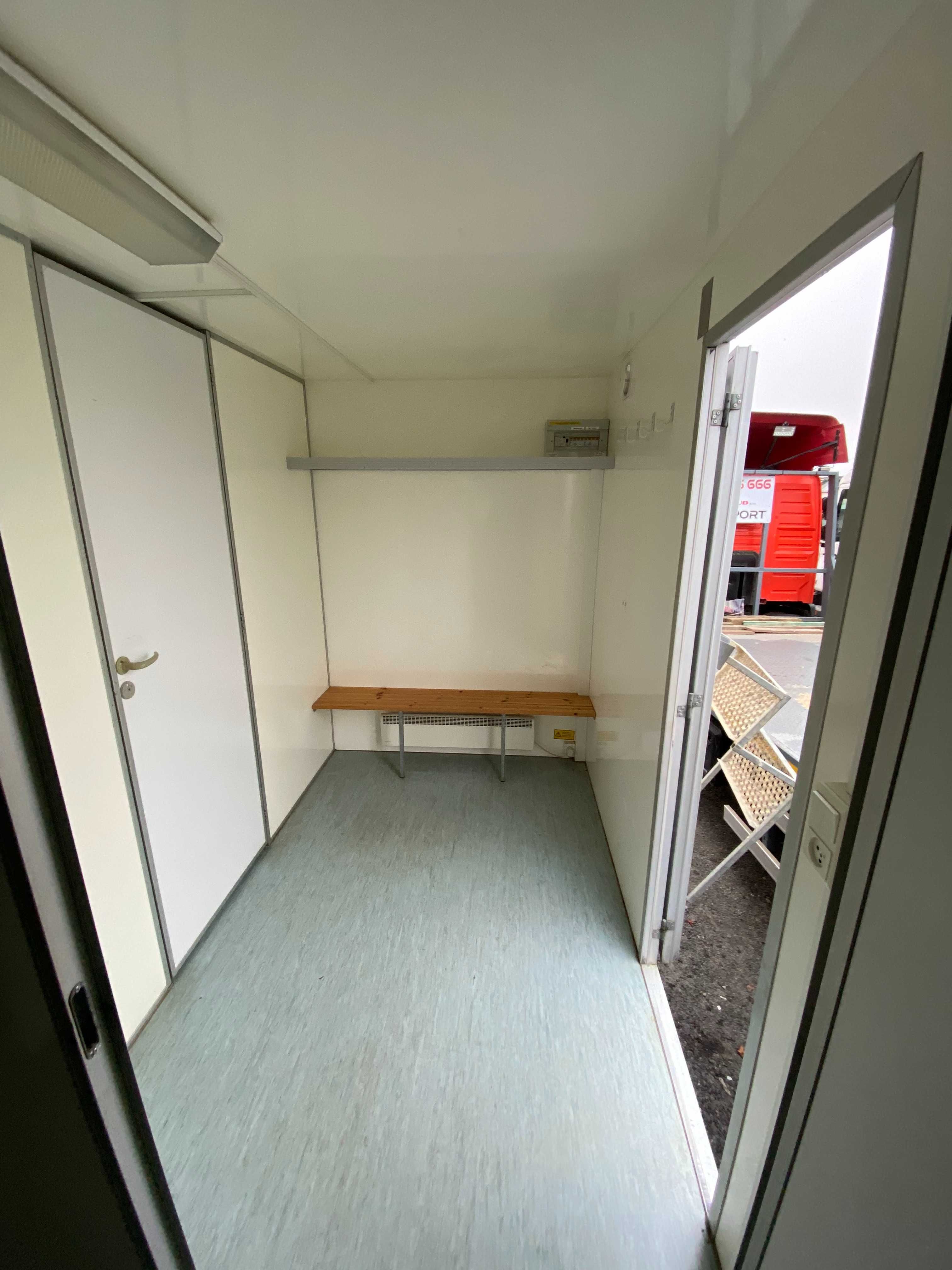 Duża przyczepa socjalno-mieszkalną WC , prysznic, aneks