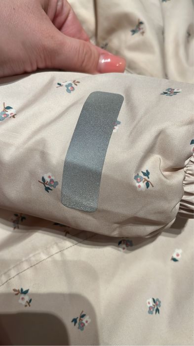 Продам зимовий дитячий комбінезон для дівчинки