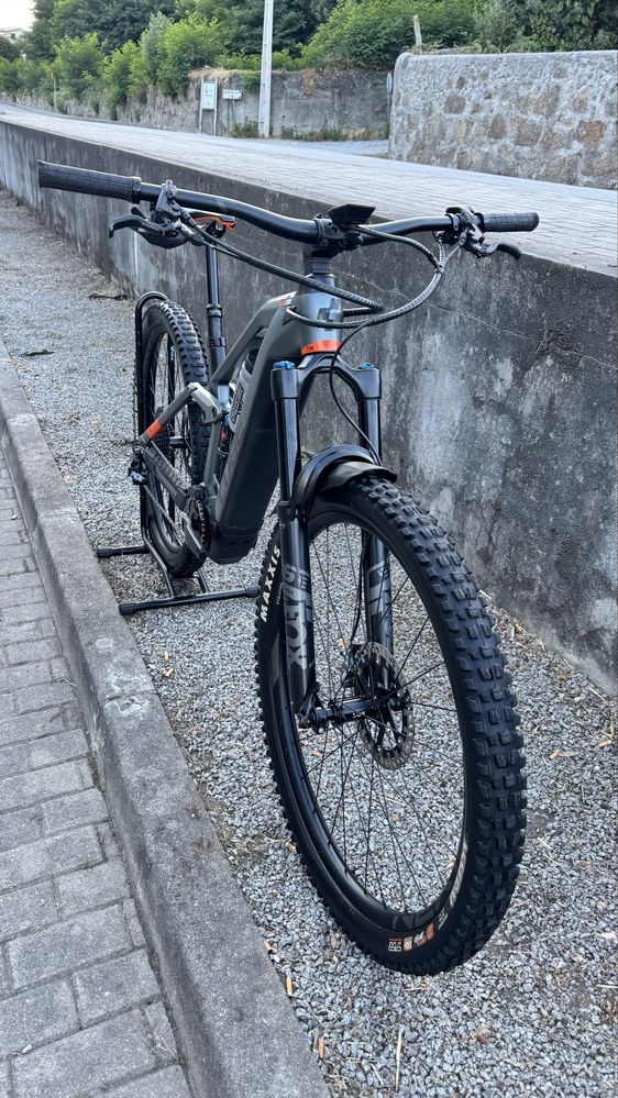 Bicicleta Cube stereo tm 140mm
