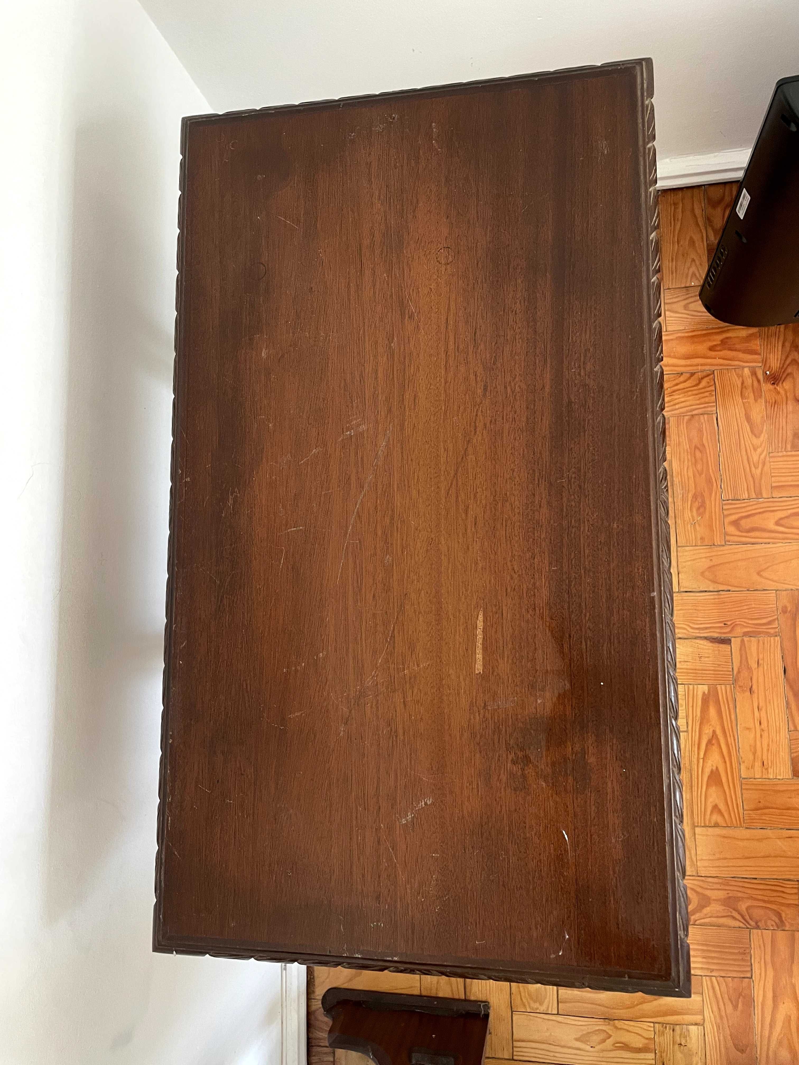 Mesa de Apoio em Madeira