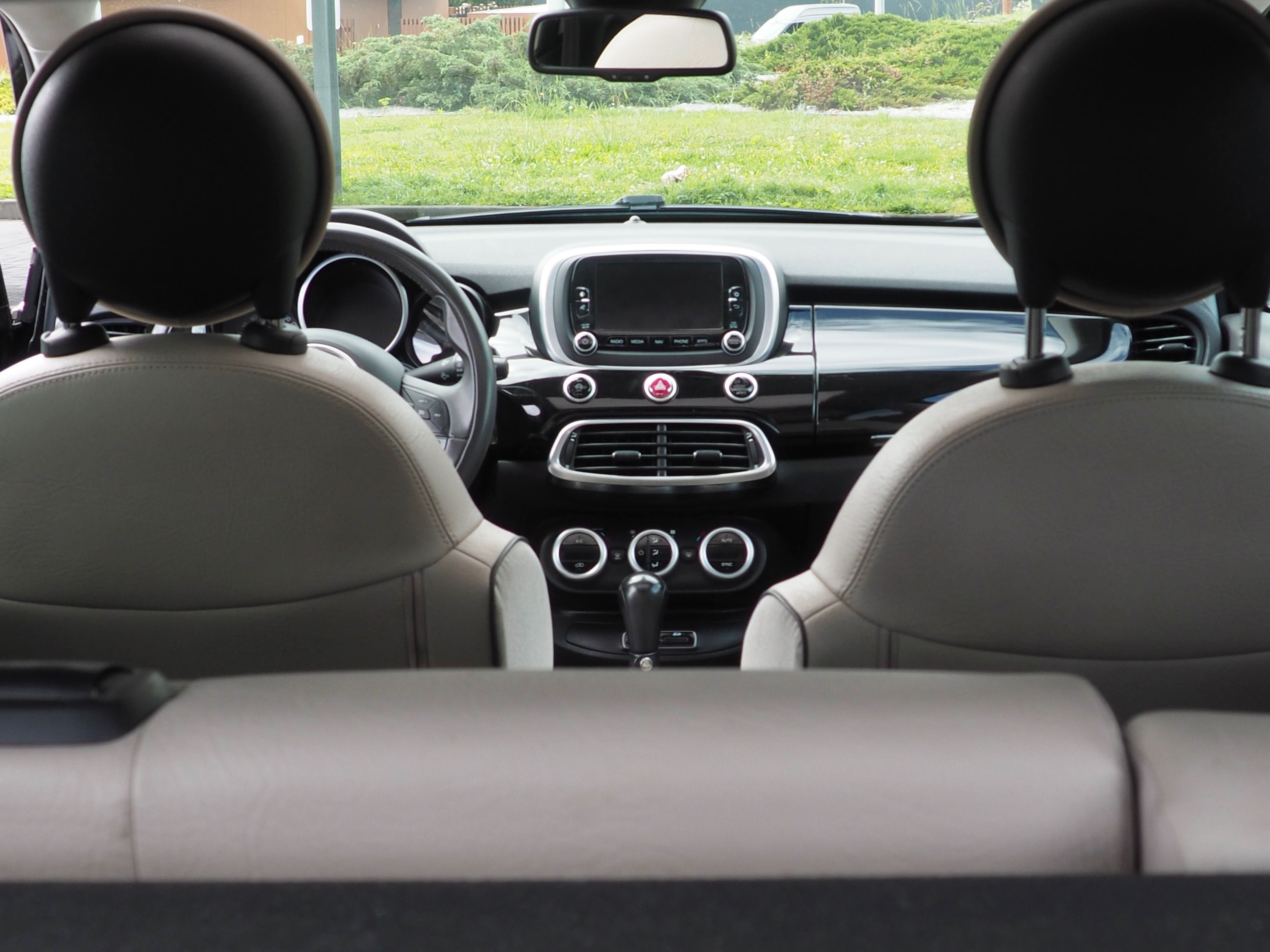 Fiat 500X caixa automática , teto panorâmico, couro, GPS , câmara