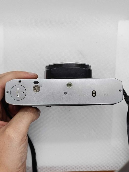 Olympus OM-10 + Olympus OM Zuiko 50mm f/1.8