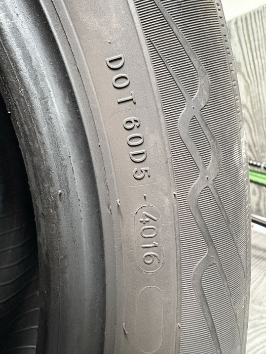 Opony zimowe 215/55/17 Nokiany