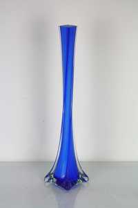 Wysoki szklany wazon kobaltowy PRL