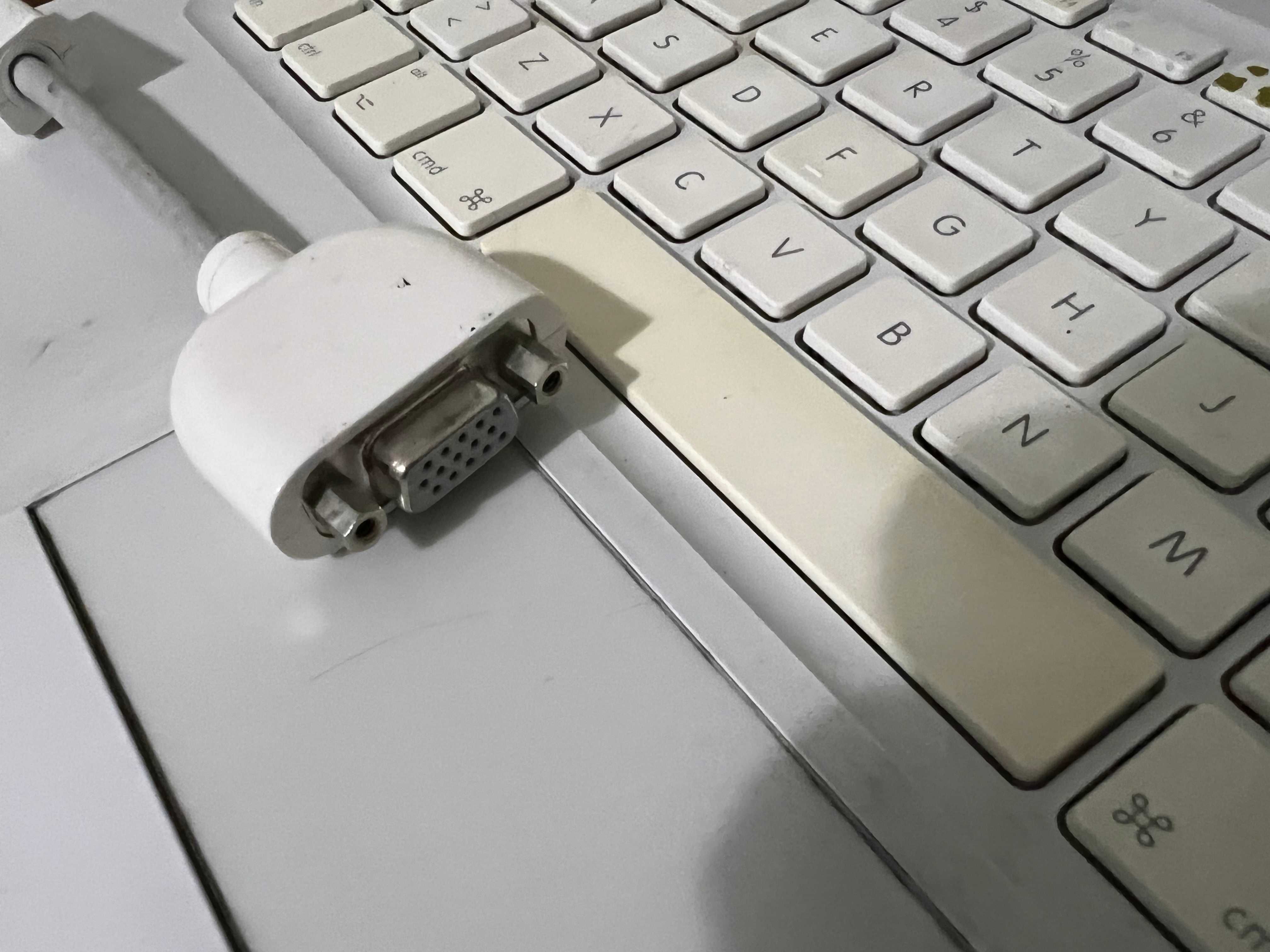 Macbook Branco – Modelo A1181