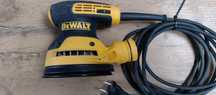 Szlifierka mimośrodowa DeWalt DWE 6423 (3)