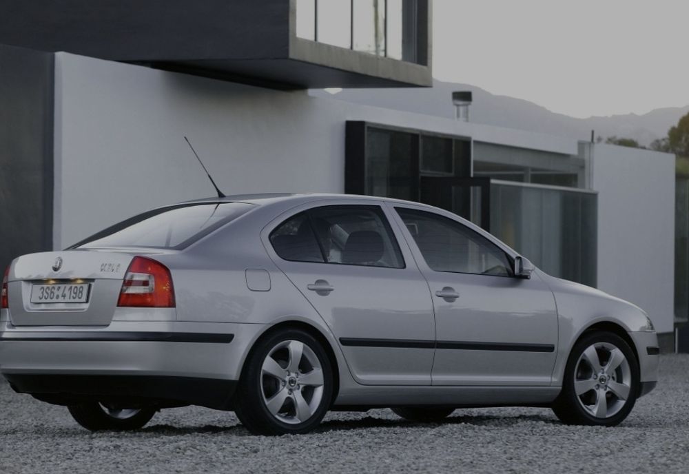 Запчастини, бампер Шкода А5.