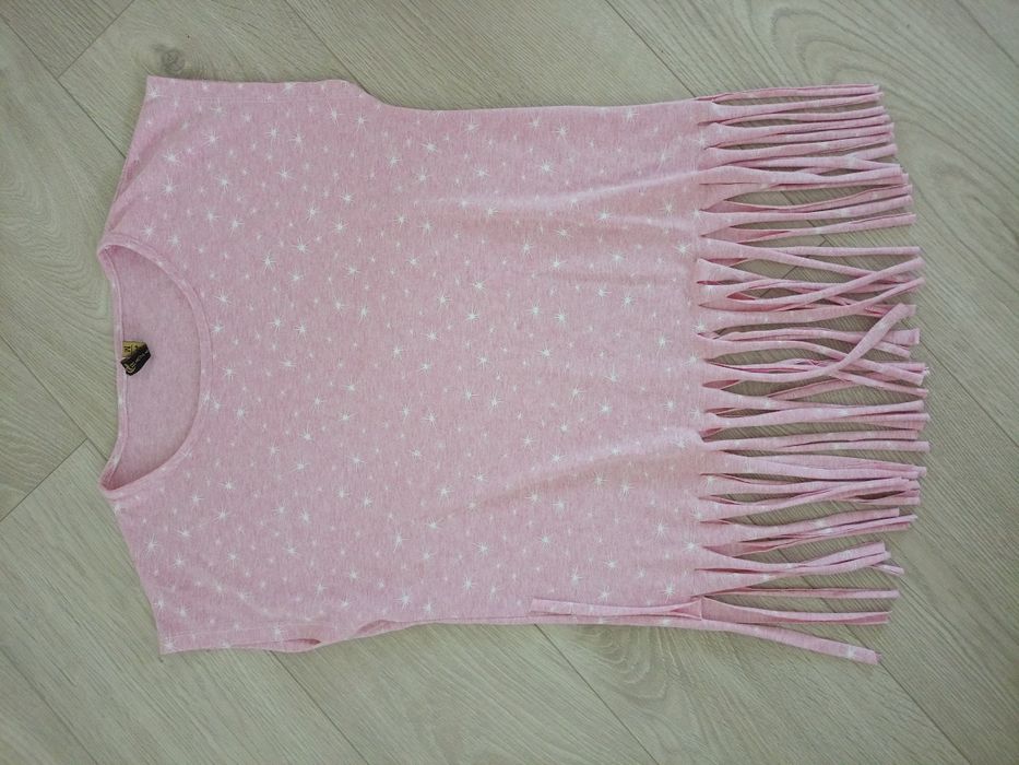 Różowa bluzka z frędzlami