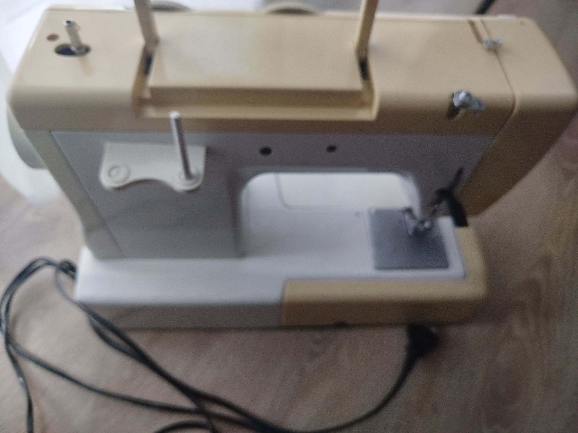 MtM MM-680 Super Zigzag maszyna do szycia