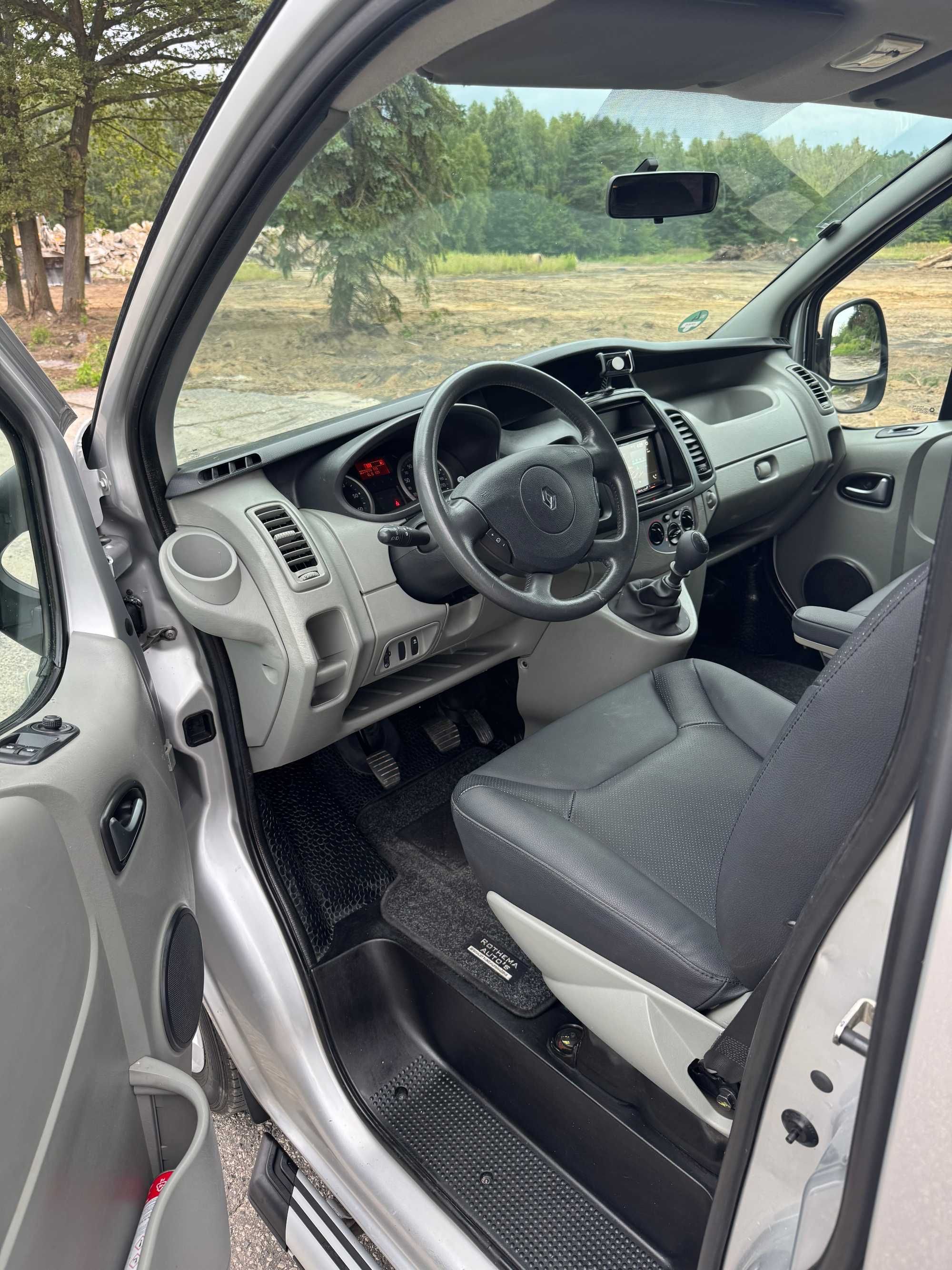 RENAULT TRAFIC techline*L2H1*Brygadówka 5 osób*prywatne auto*klima*2.0