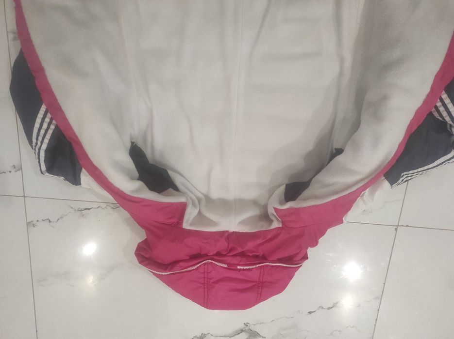 Жіноча спортивна куртка