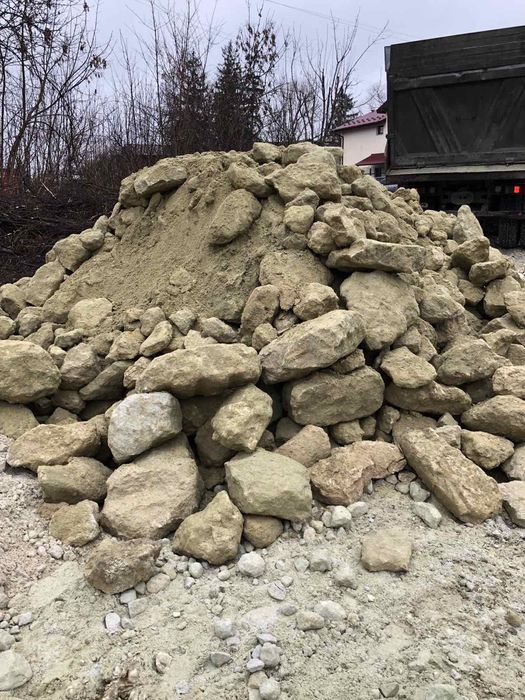 Сипучі матеріали з доставкою.Пісок,щебінь,земля,глина