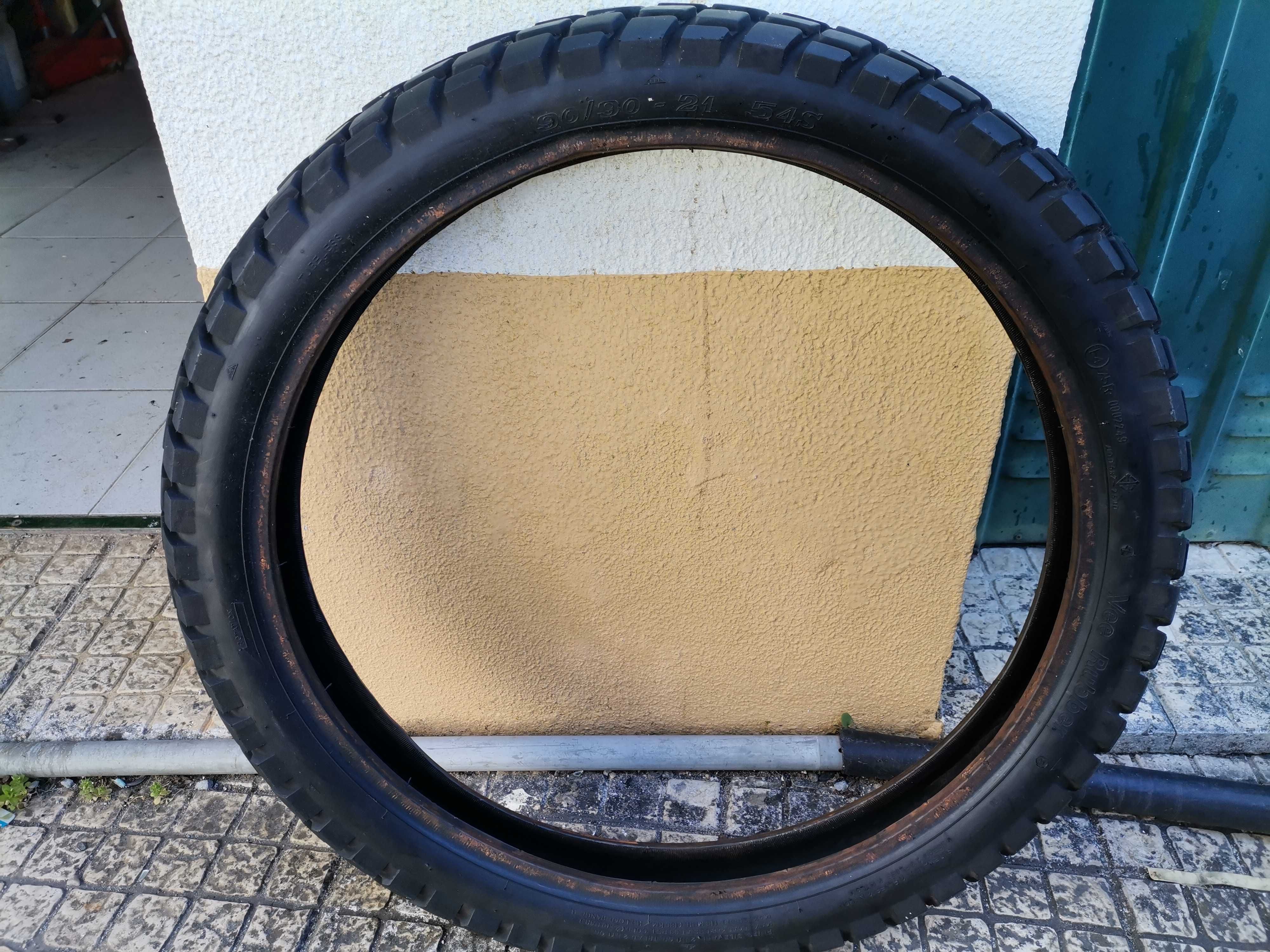 Pneu mota 90/90r21