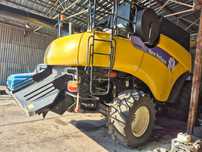 Комбайн New Holland CR9080