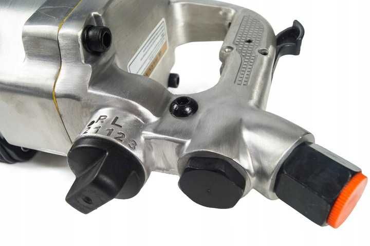 пневмогайковерт 1" 4950 Nm с головками + чемодан