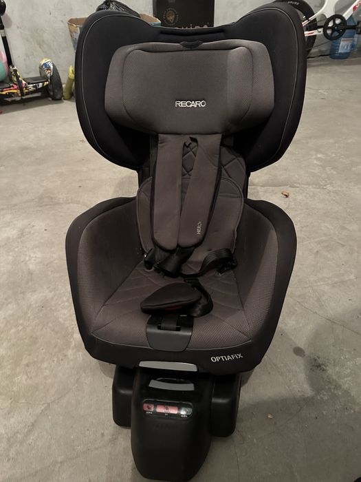 Автокрісло RECARO