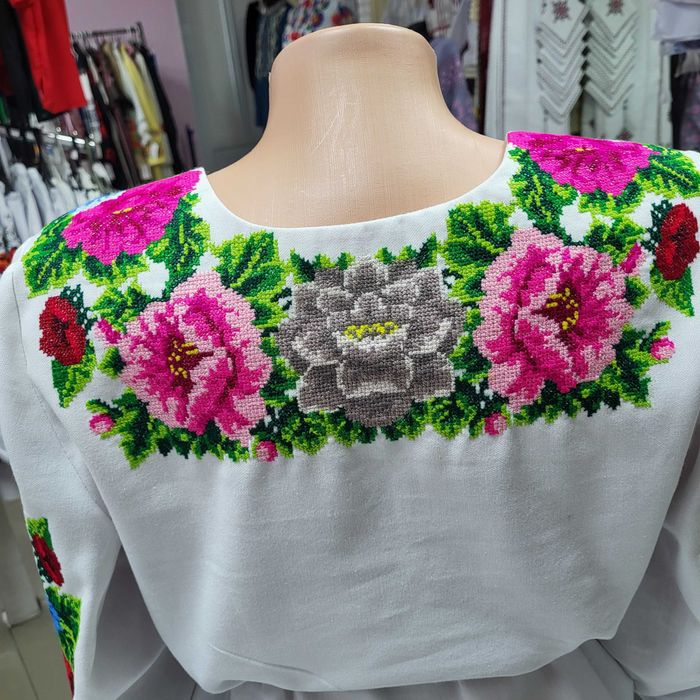 Продам жіночу сорочку, ручної роботи.