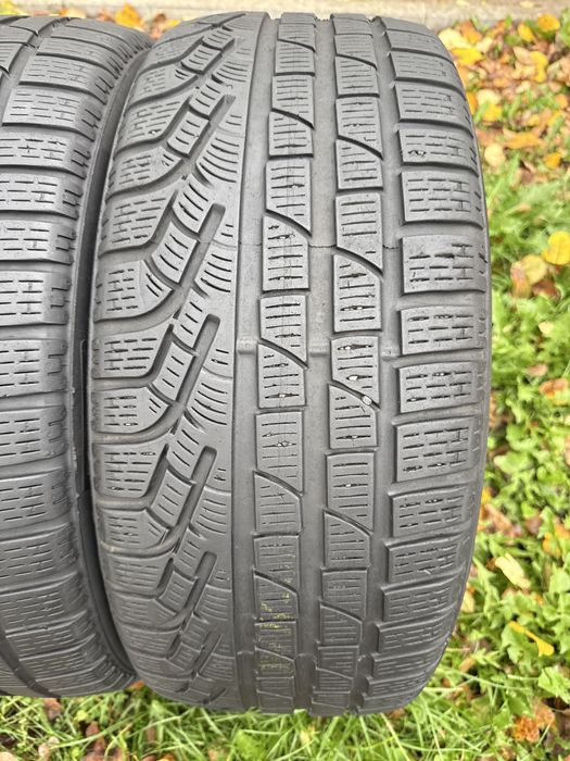 Opony zimowe 235/45/18 Pirelli