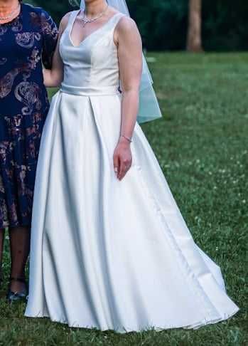 Klasyczna biała suknia ślubna rozmiar 38 (M)