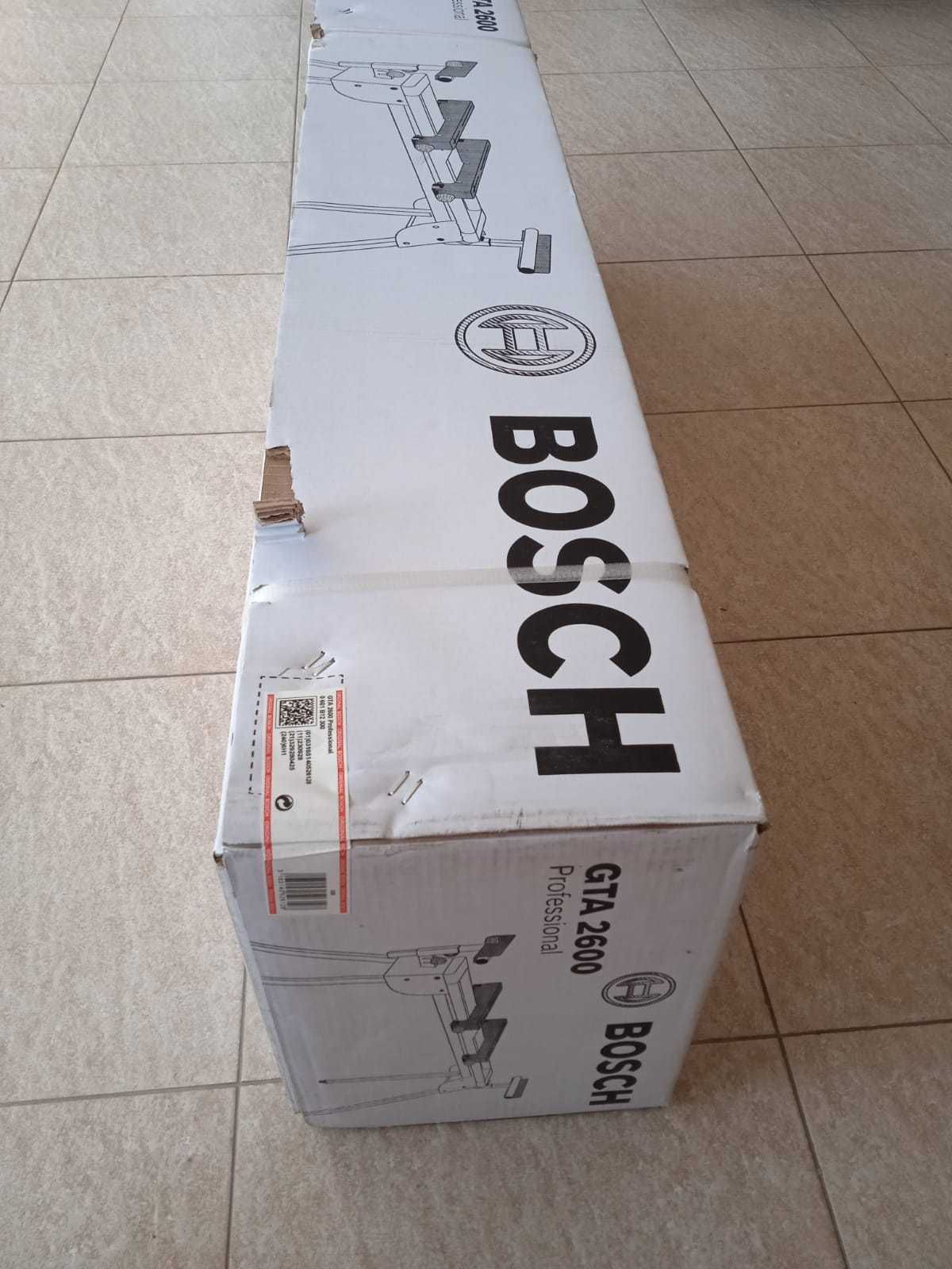 Bancada para máquina de corte Bosch.