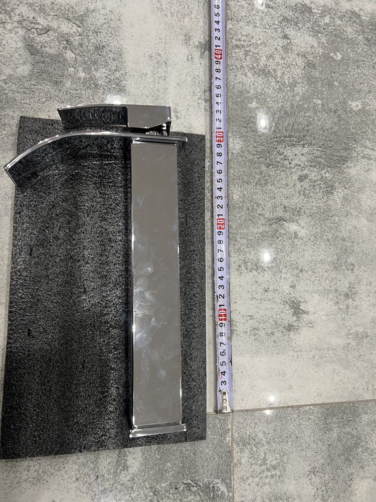 Bateria łazienkowa  stojaca Dluga ! 30 cm wodospad