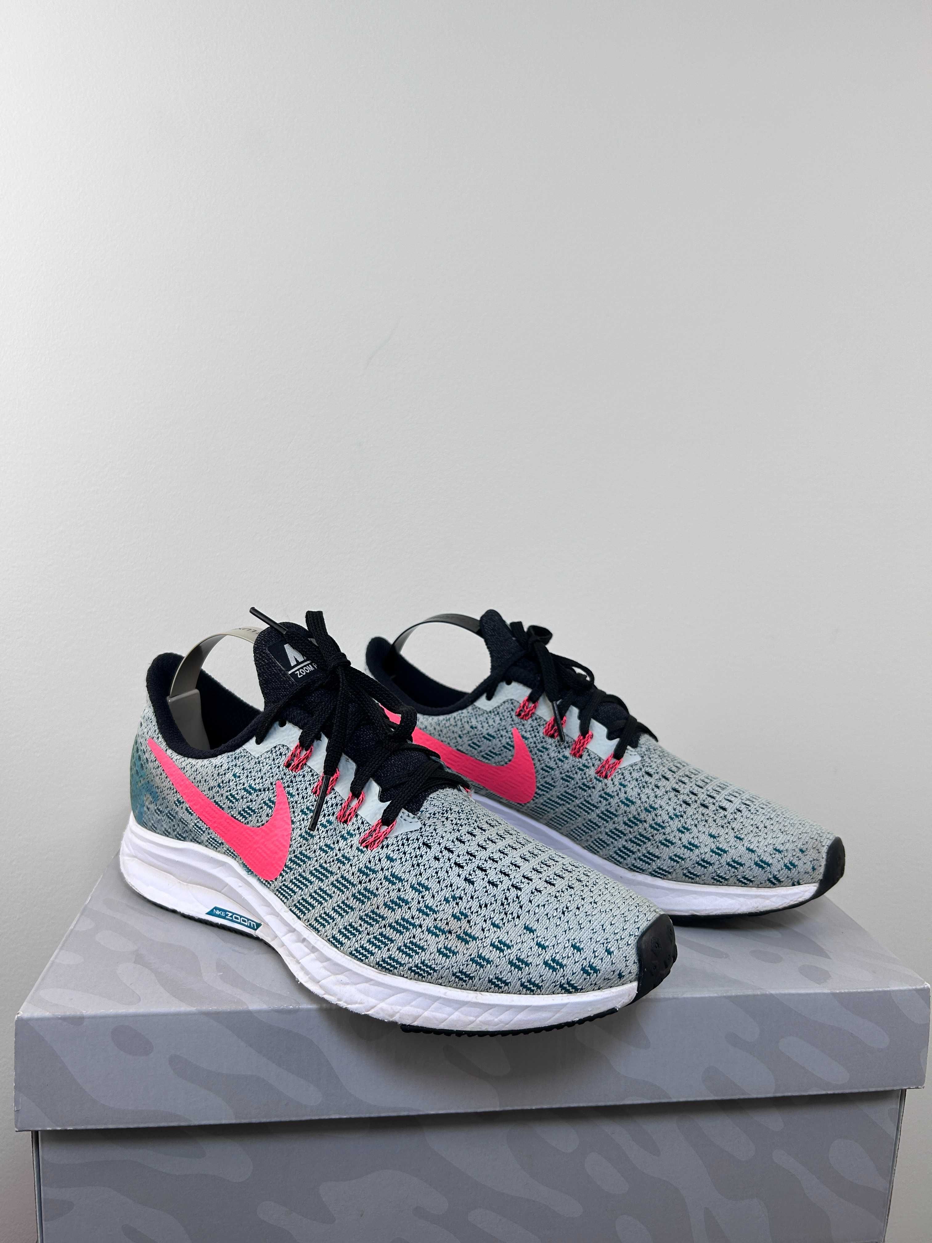 Nike Air Zoom Pegasus 35 - US 7 / EUR 38