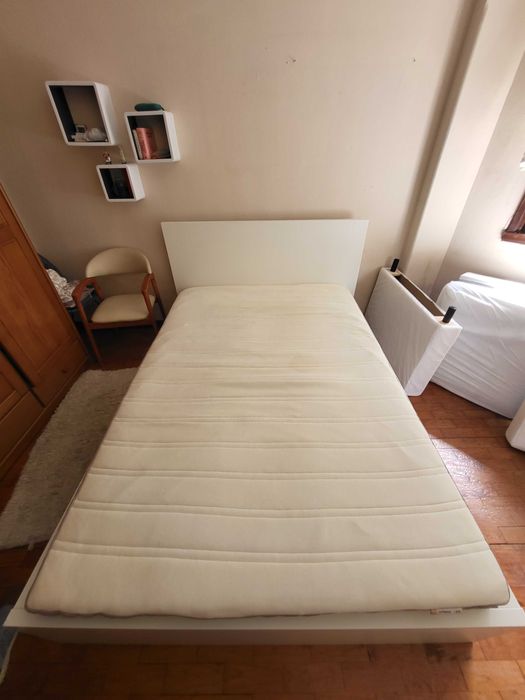 Cama e colchão ikea