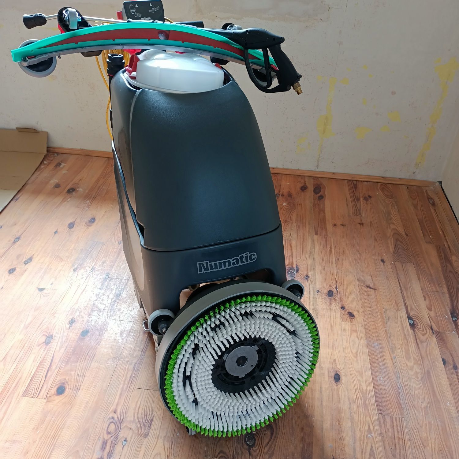 !! NOWA !! Szorownica Szorowarka Myjka NUMATIC typu TT4045G