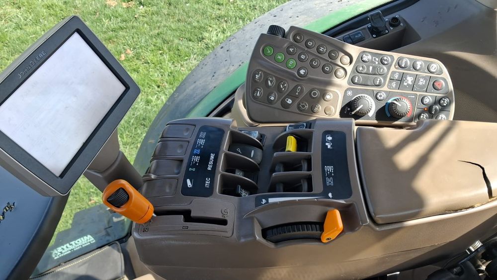 John Deere 8 R 285, 8285 R

305 000 zł