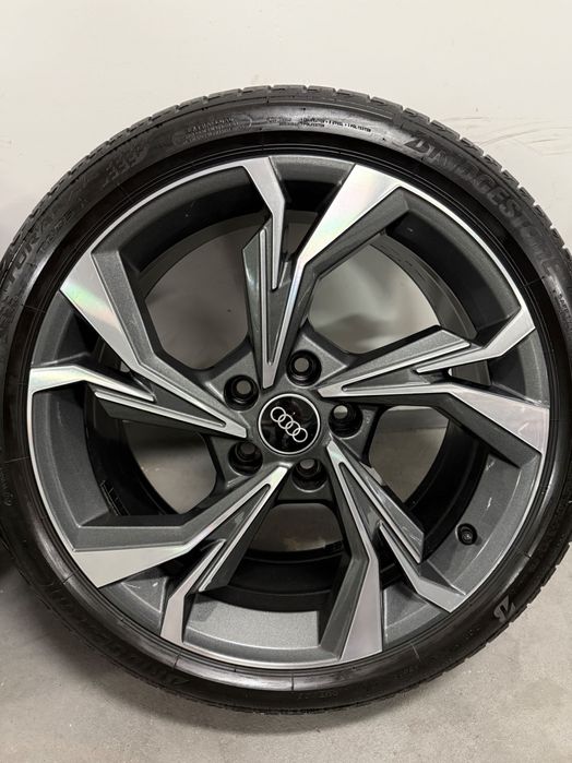 ALUFELGI AUDI A3 S3 8Y0 S-Line Oryginalne Letnie 18 BiColor