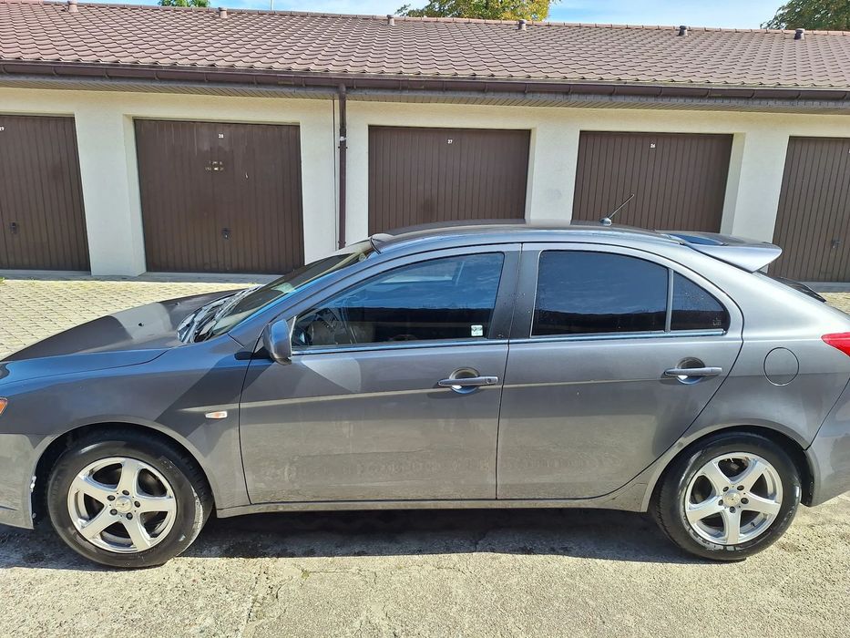 Mitsubishi Lancer Mitsubishi Lancer nowe opony