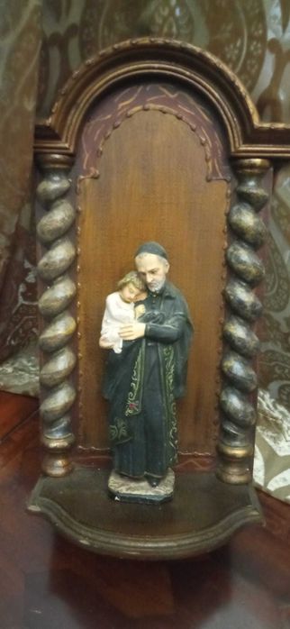 Arte Sacra Oratório Madeira talha dourada e Santo António