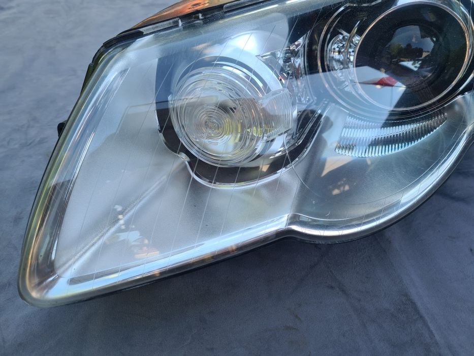 Lampa.Przednia Lewa BI Xenon Skretny VW Passat b6